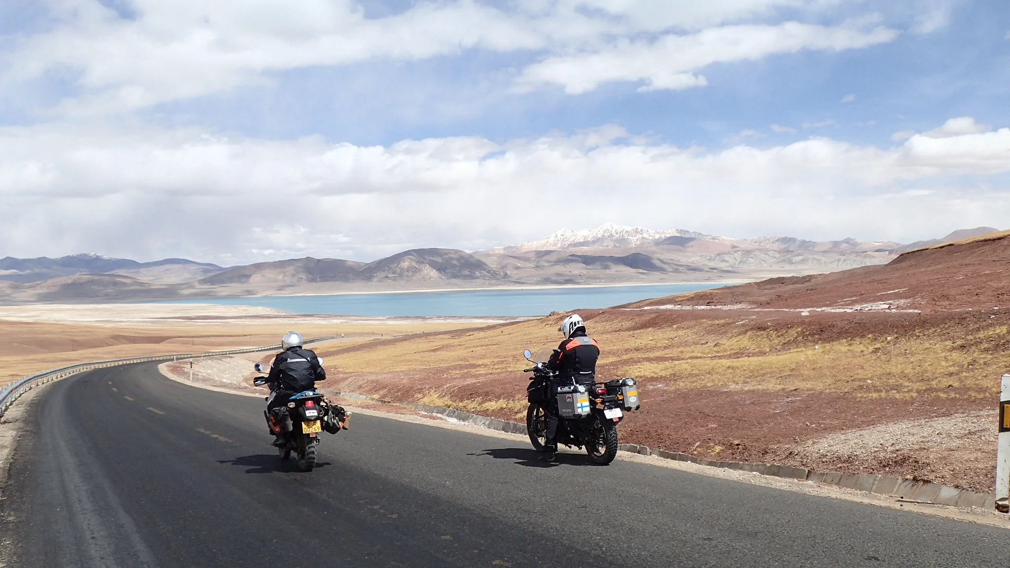 Päivät 23 - 28 | Shigatse - Saga - Darchen - Ritu - Xin Jiang - Yecheng - Kashgar | Kiina | 2500km 