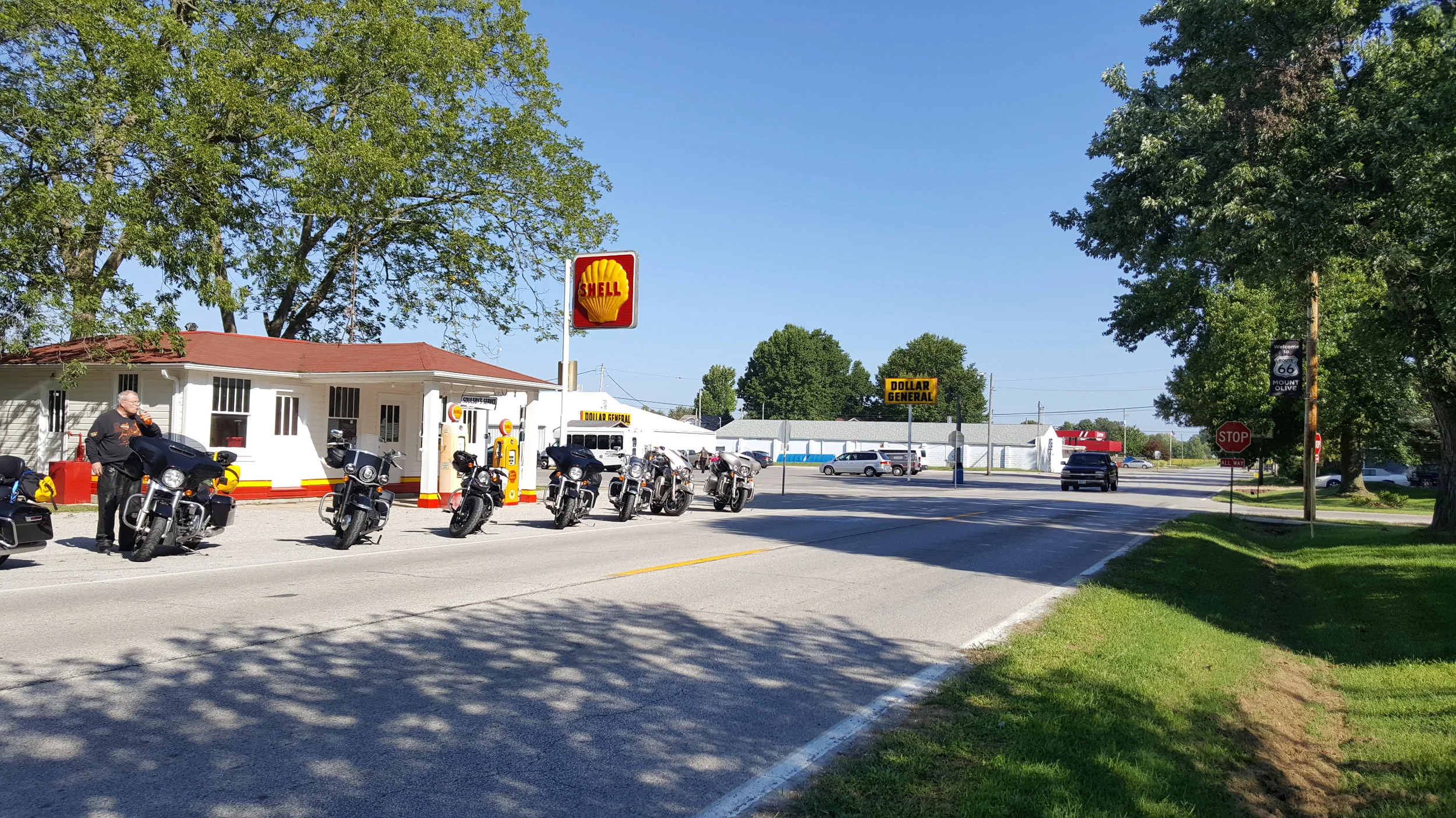 Route 66 varrelta löytyy monia mielenkiintoisia pysähdyspaikkoja, joiden somistamiseen on käytetty aikaa ja vaivaa.