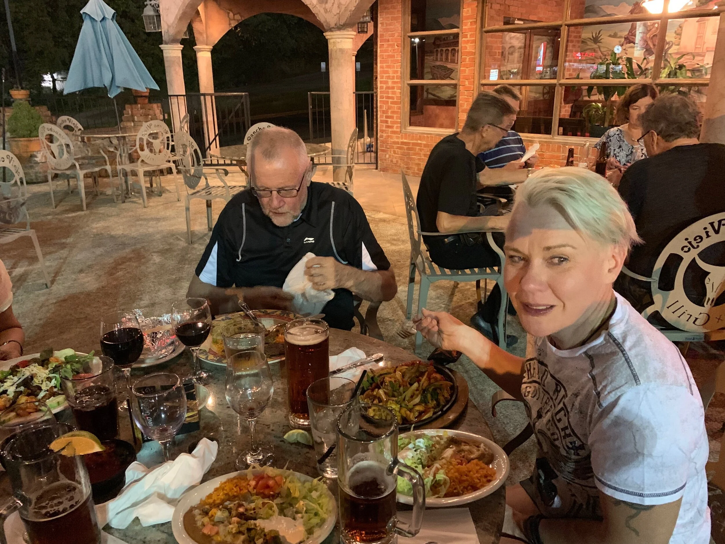 Ja illalla syömään, jotain pientä ;)