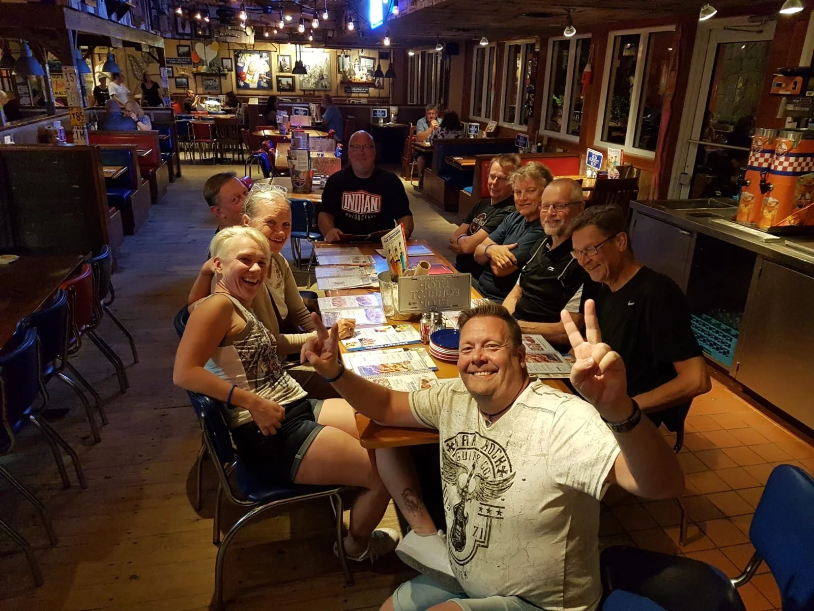 Tänään päivällinen Bubba Gump Shrimp Companyssa, run Forrest run!