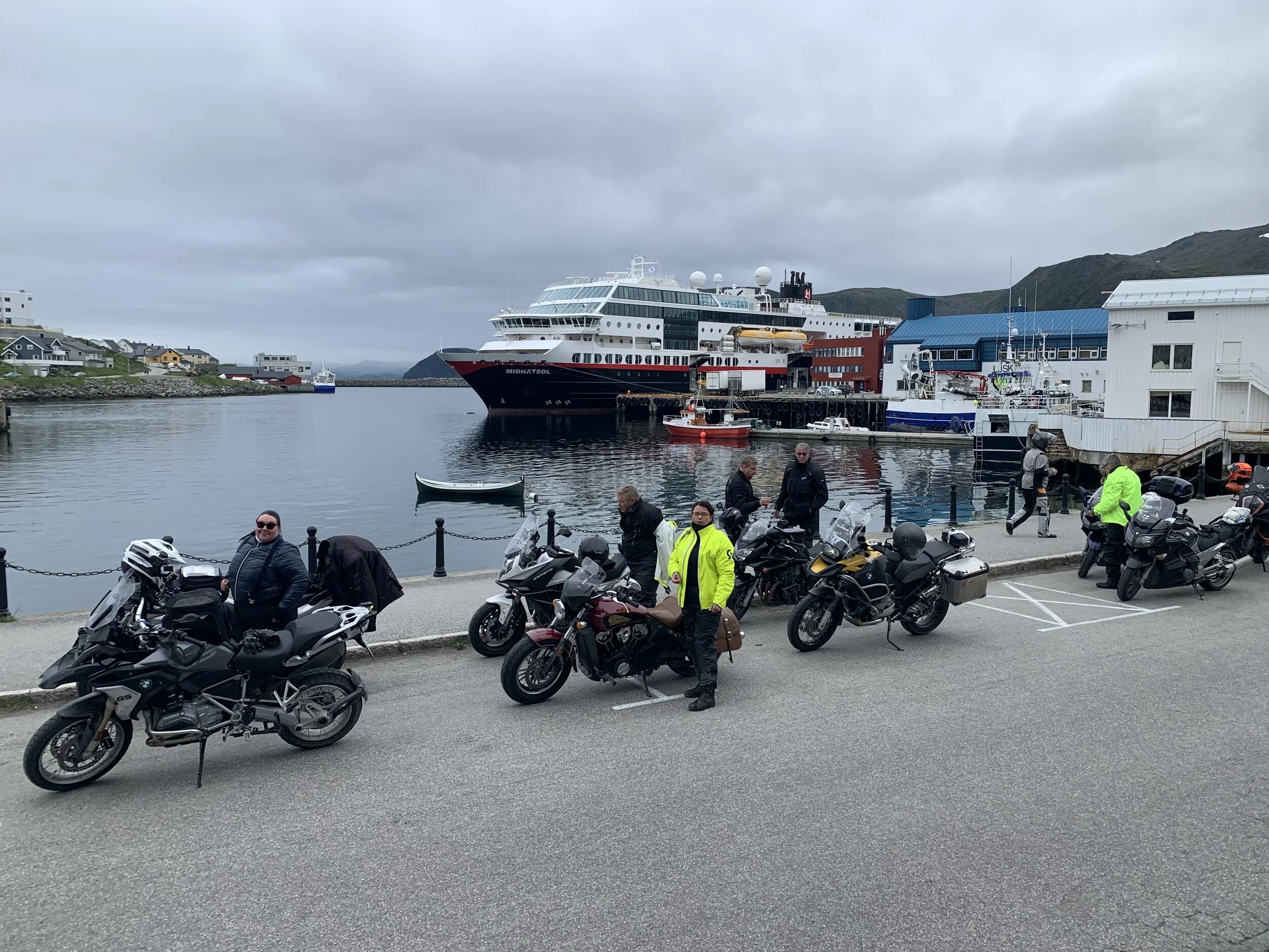 Lofootit | Päivä 3 | Karasjoki - Olderfjord - Honnigsvåg - Nordkapp - ja Olderfjord | 400 km