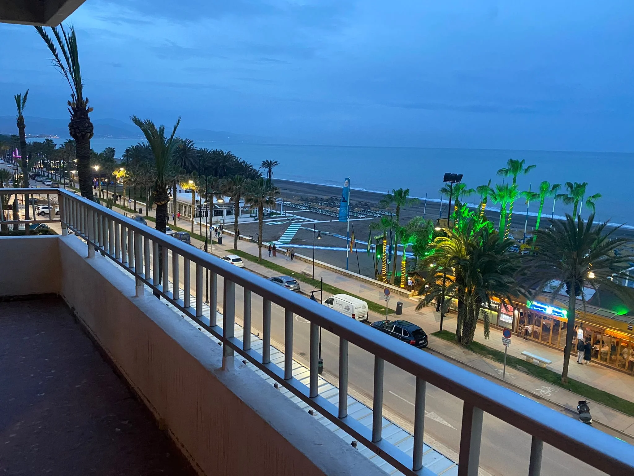 Päivä 1 |  Torremolinos | "Pihvi ja punaviiniä" | 0 km