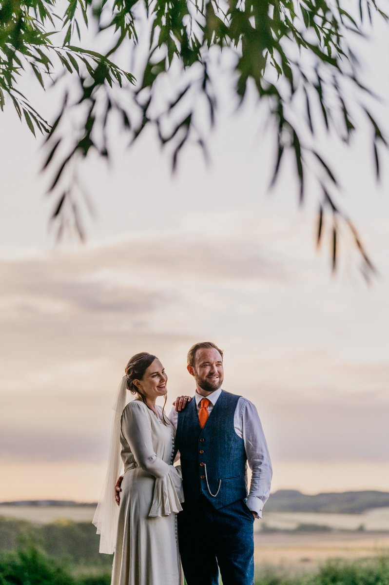 sunset portrait of couple in oxfordshire