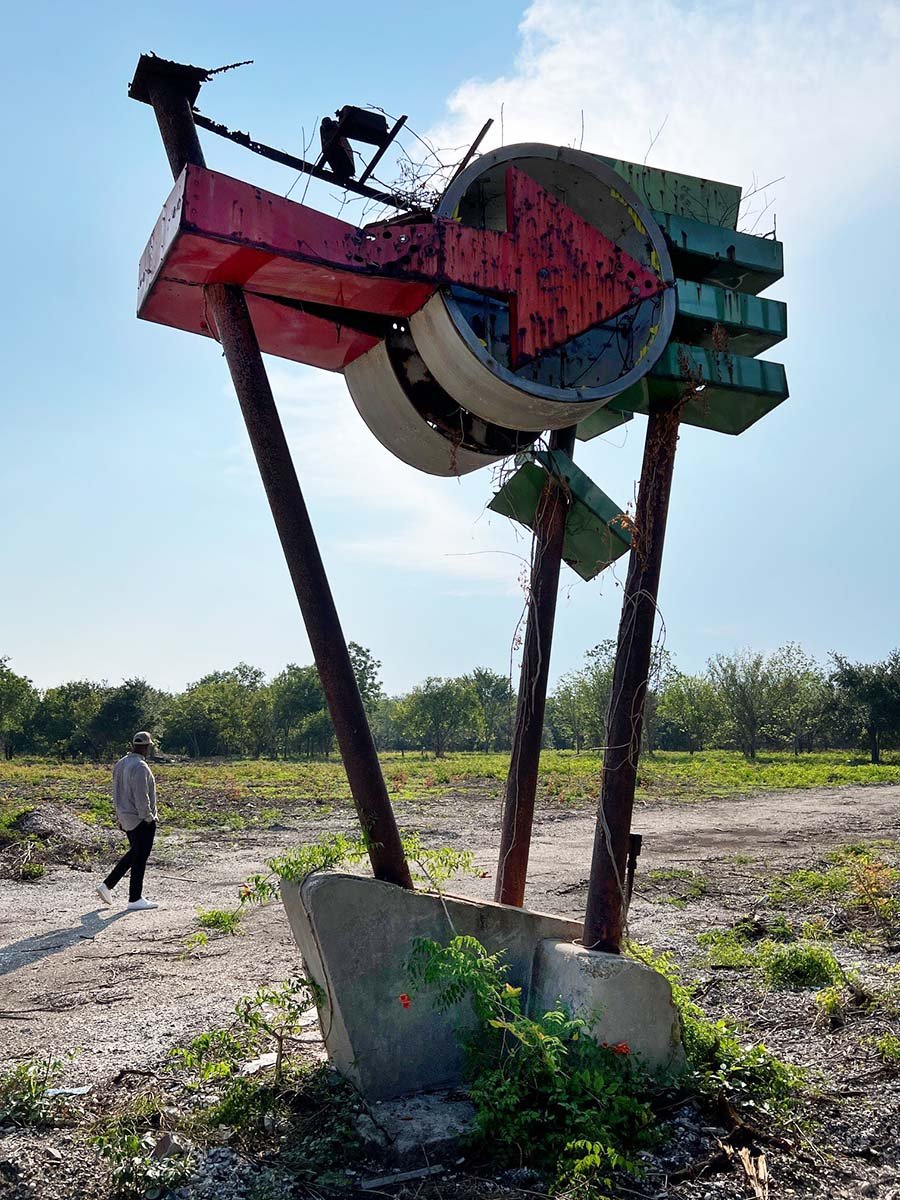 MKS_Lincoln Beach_parking lot sign_2022.jpg