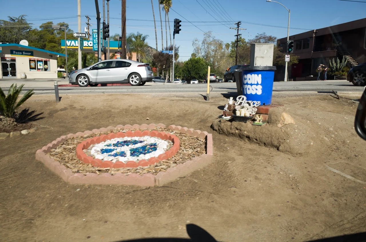 This is the coin toss where I made my (legal) u turn to get from the freeway to the restaurant. 