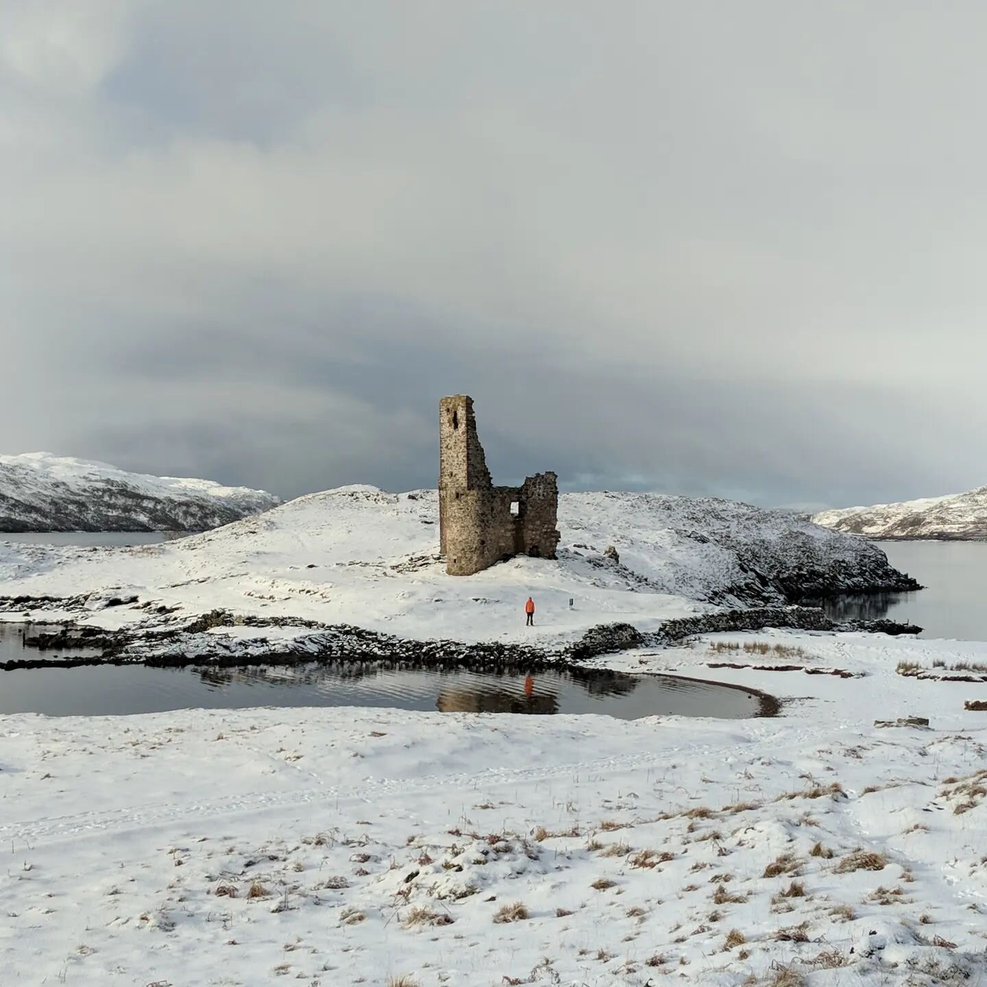 It has been far too long since I've been in this part of the country - something I plan to remedy this year. It's particularly beguiling with a covering of snow. 

#northwestscotland
#Scotland
#schottland #visitscotland #nc500 #beautifulscotland