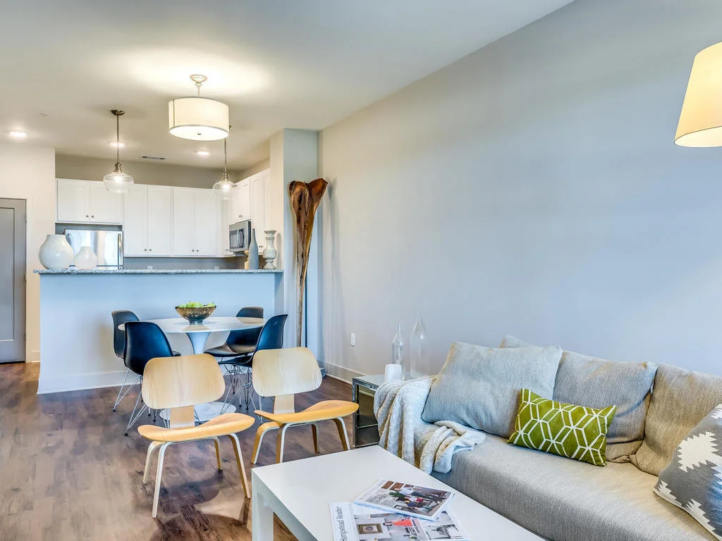 8050 Marylebone High Street-MLS_Size-004-2-DSC 81364-1024x768-72dpi.jpg