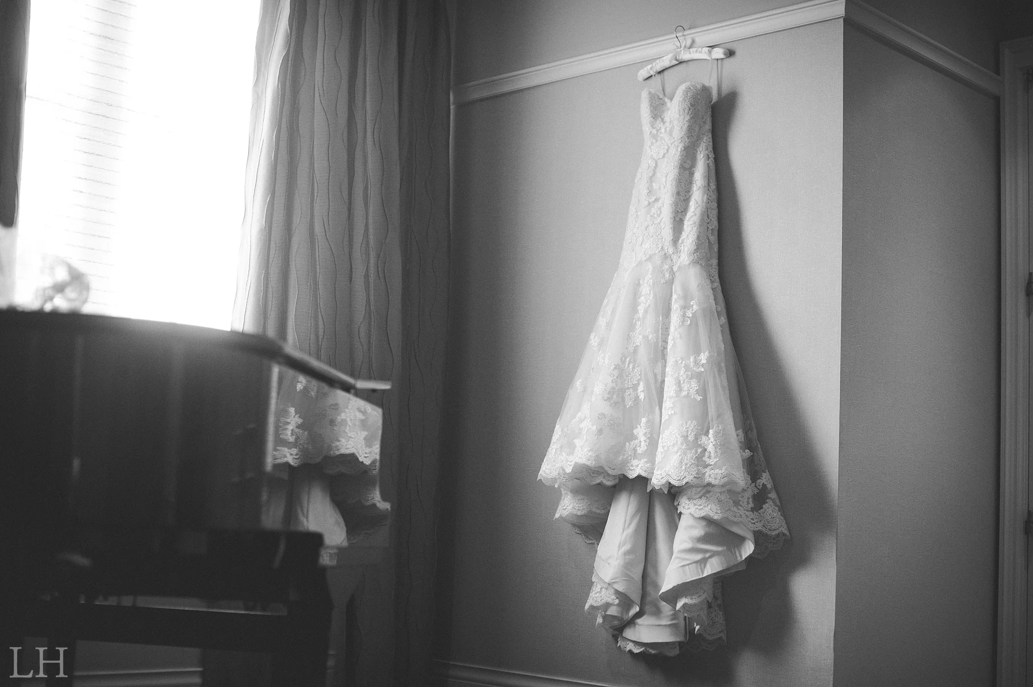 HistoricHotelRoanokeWedding104.jpg