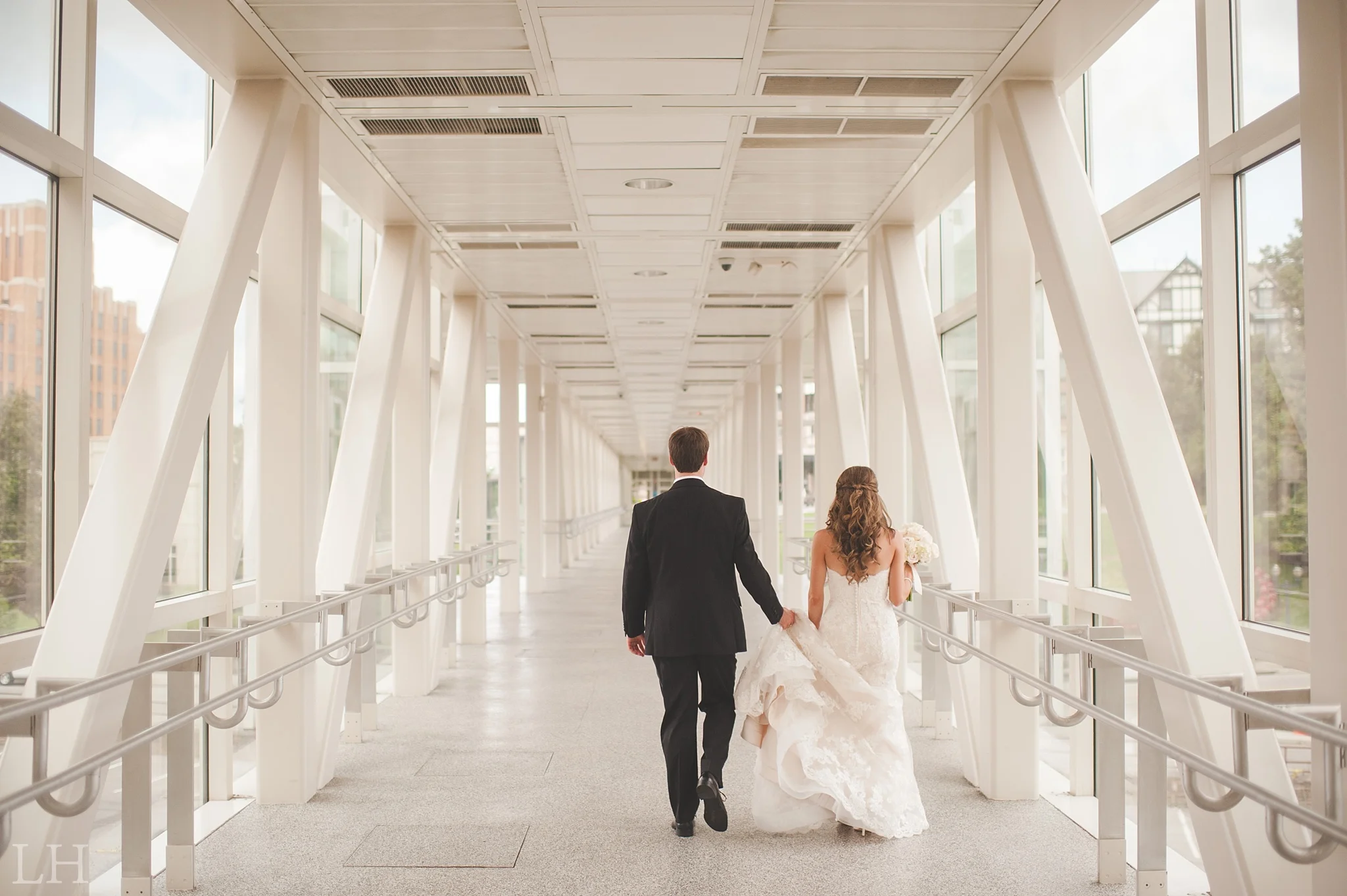 HistoricHotelRoanokeWedding130.jpg