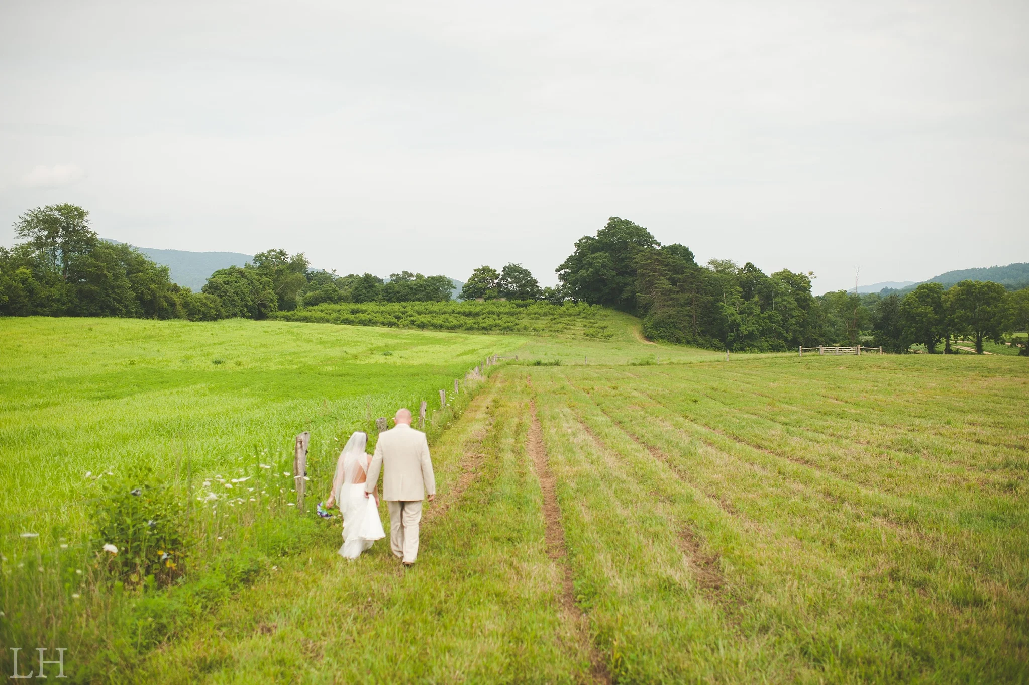 DiamondVFarmsRusticBarnWedding143.jpg