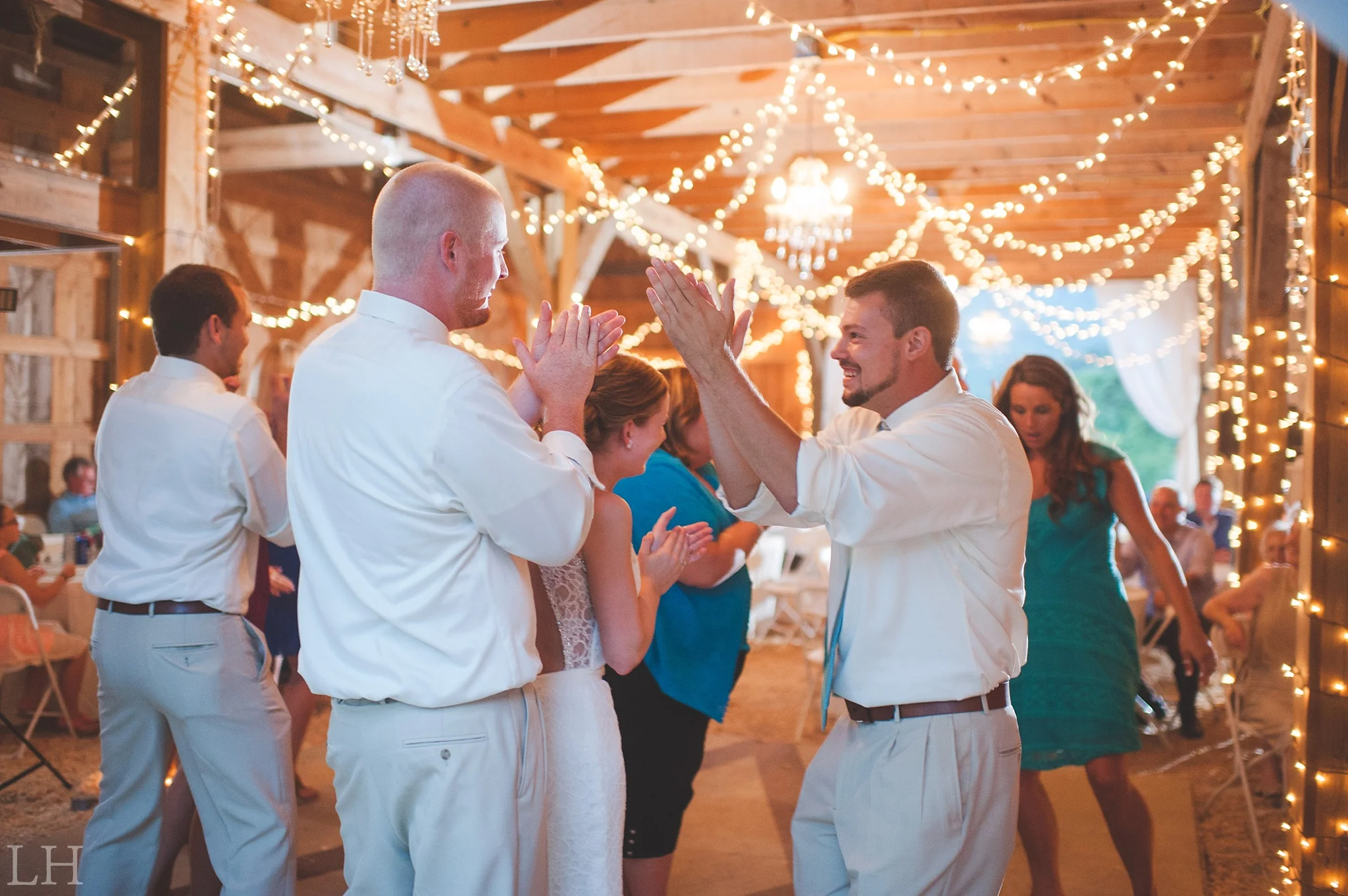 DiamondVFarmsRusticBarnWedding193.jpg