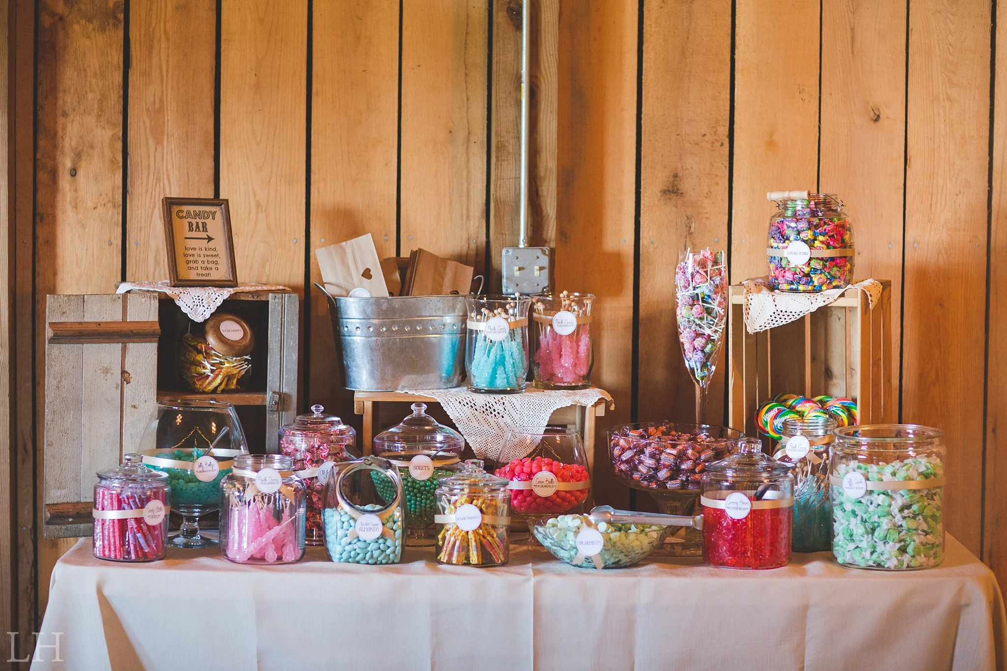 RusticBoxtreeLodgeWedding164.jpg