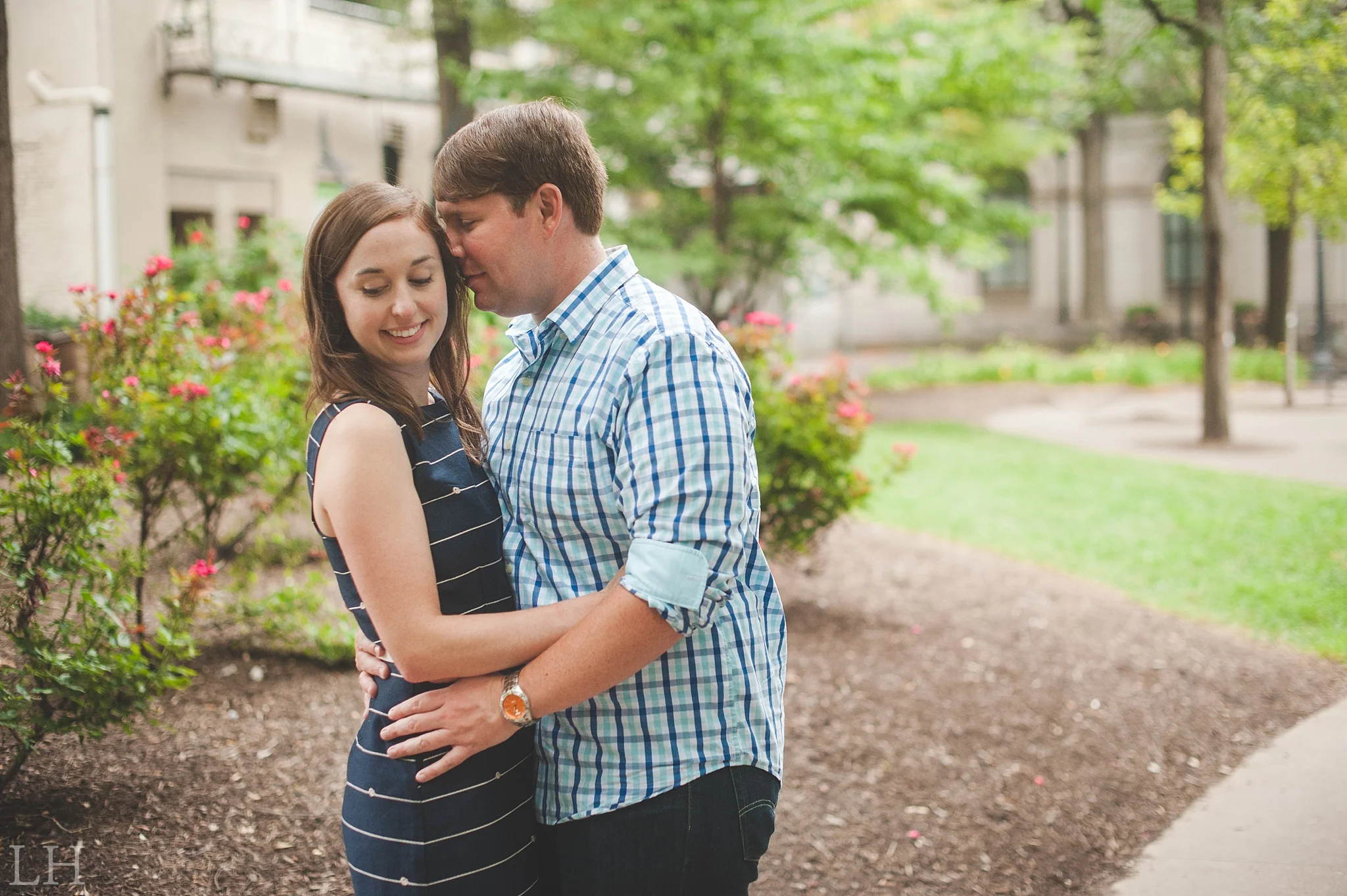DowntownKnoxvilleEngagementSession102.jpg