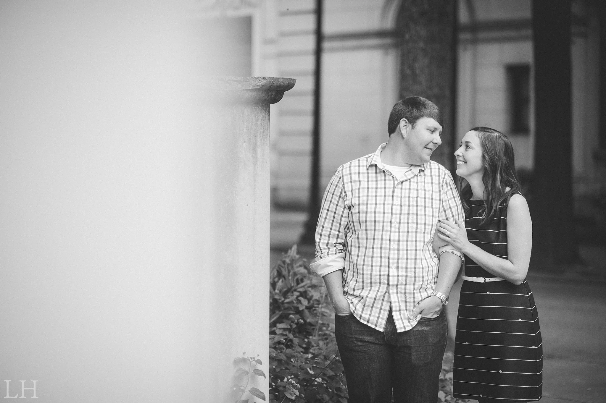 DowntownKnoxvilleEngagementSession103.jpg