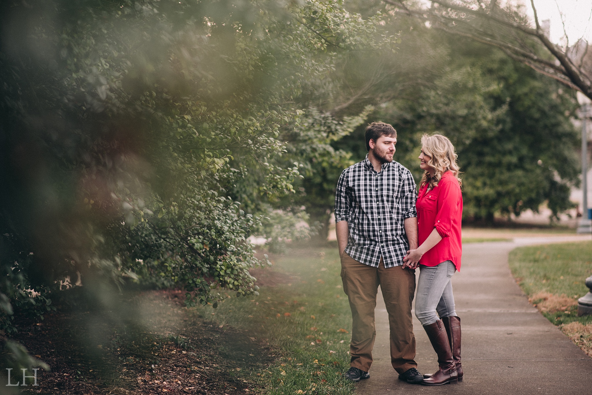 LeahNoahEngaged_138_Blog.jpg