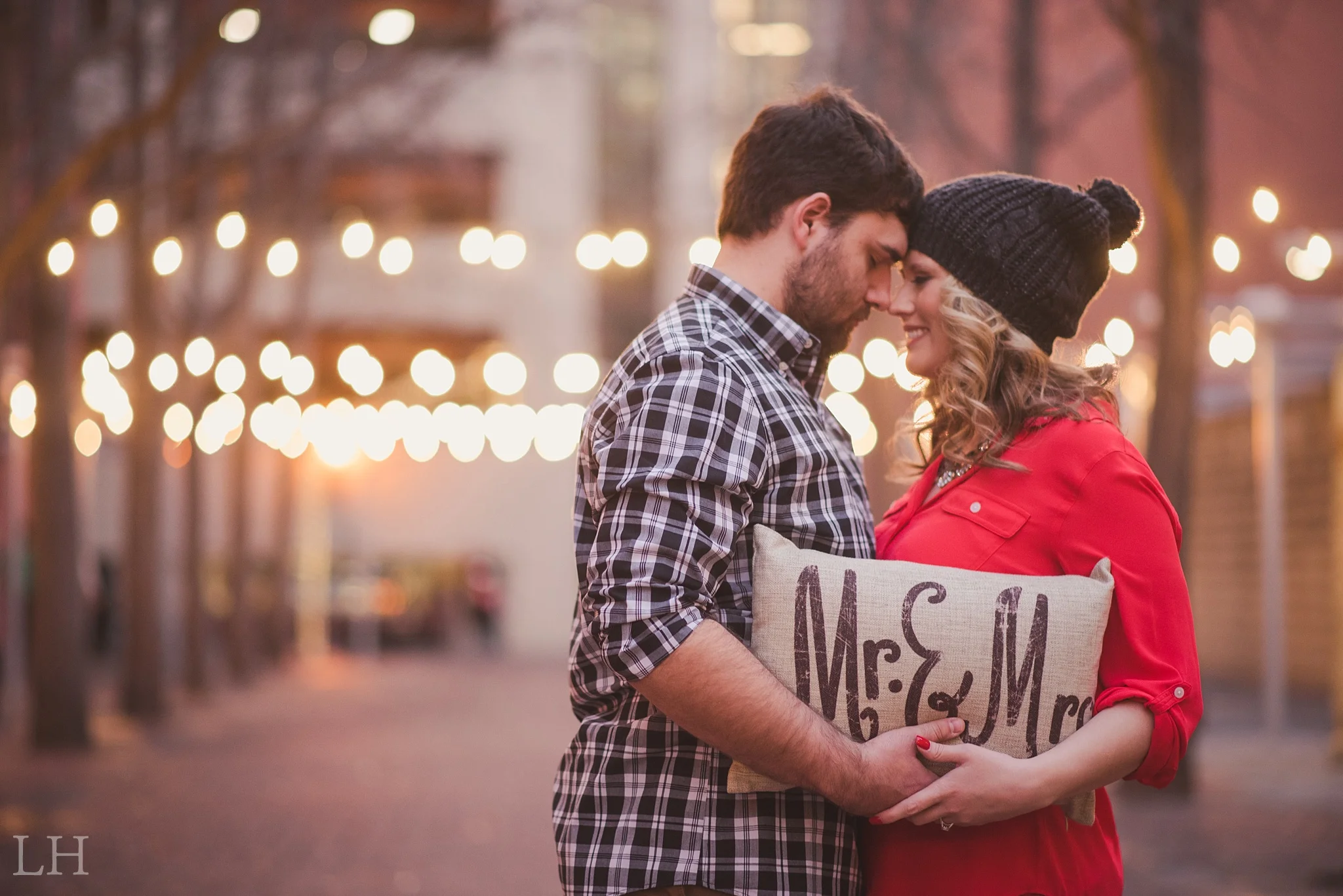 LeahNoahEngaged_147_Blog.jpg