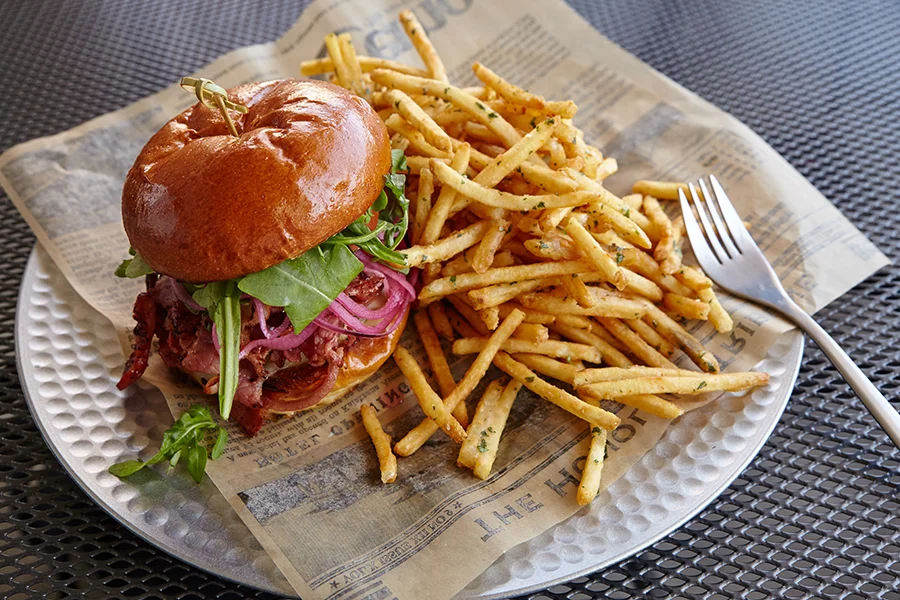 BirdsNestCafe_Burgeratti 7.jpg
