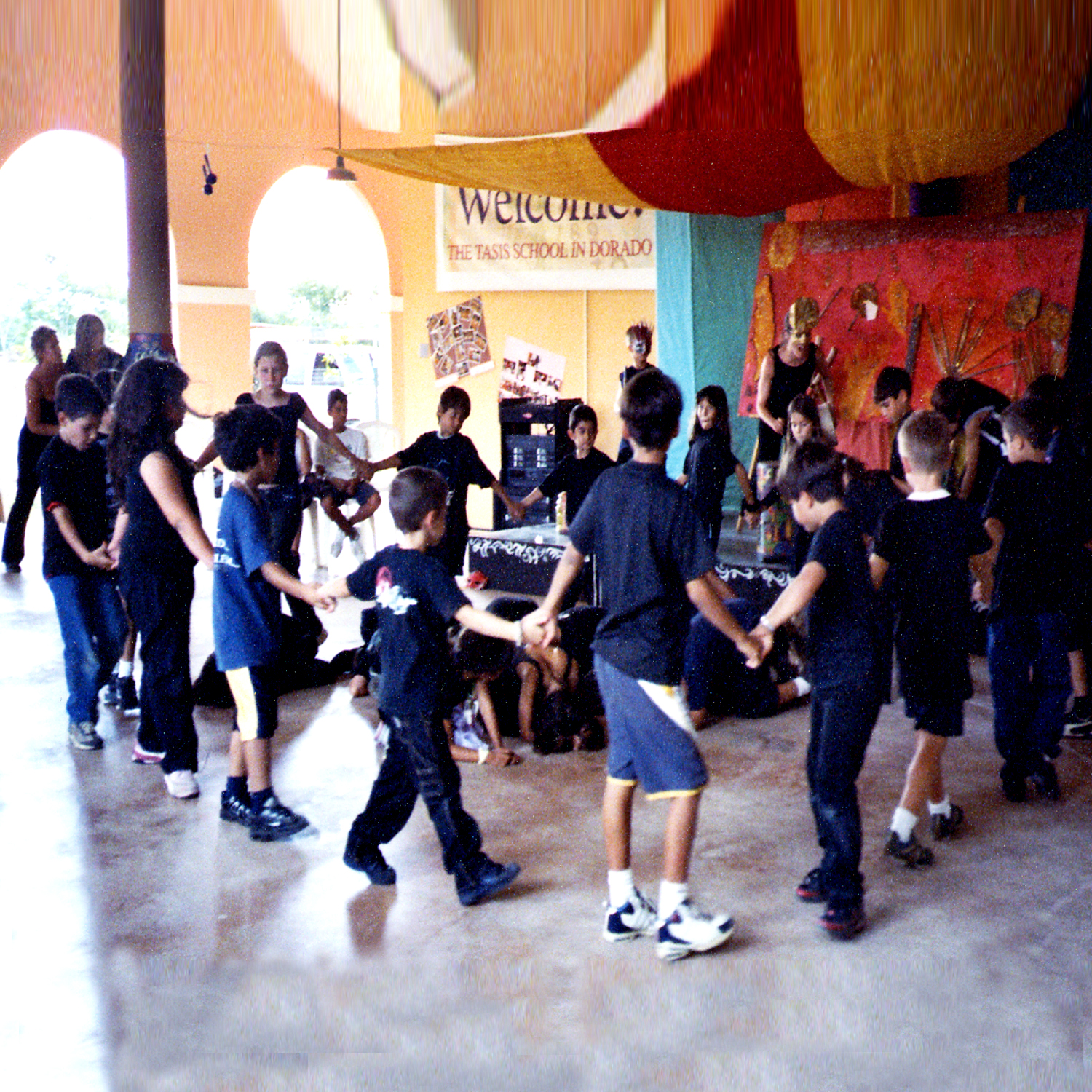 circle_TASIS_1500px.jpg