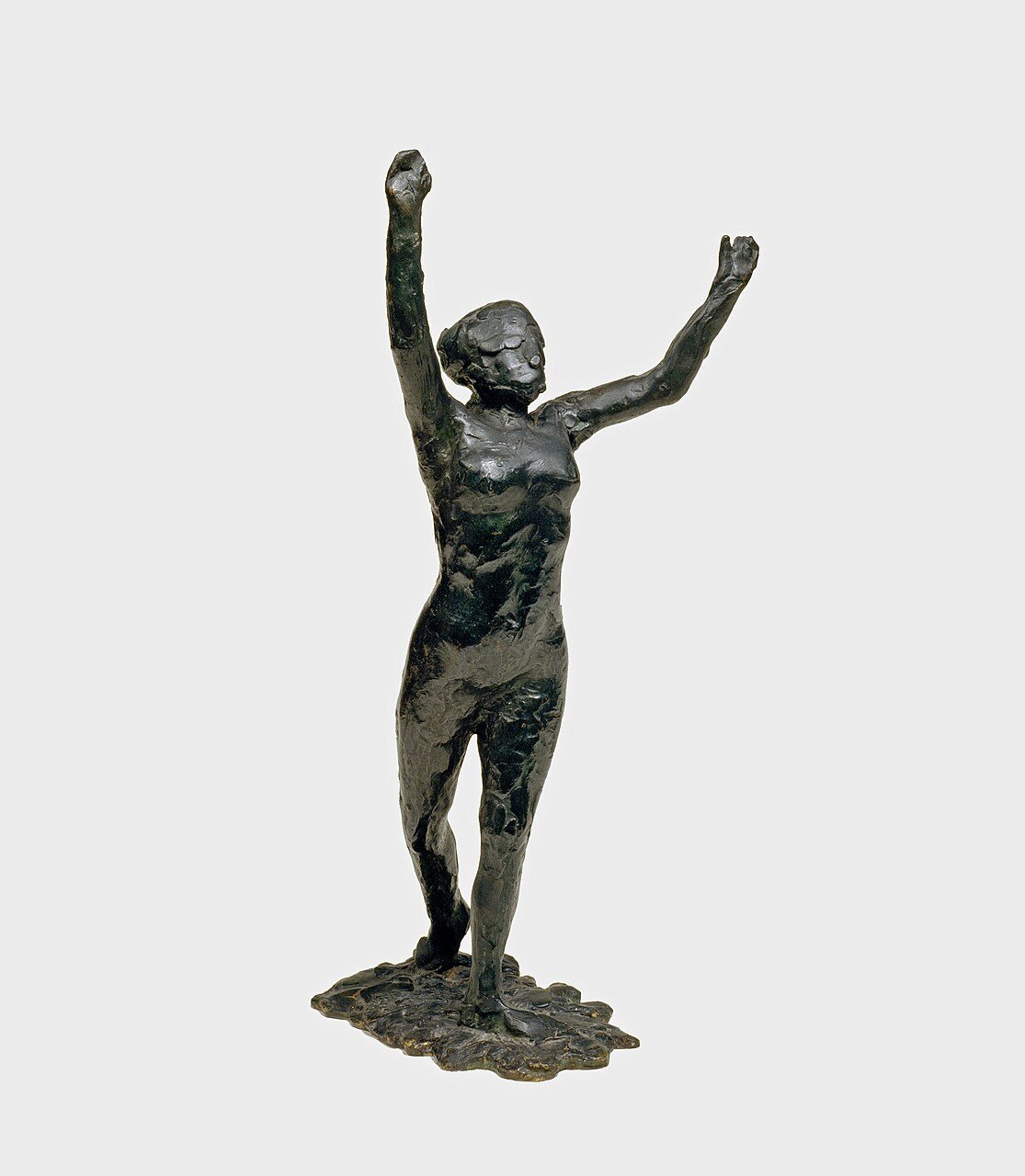 Dancer Moving Forward, Arms Raised (Danseuse s’avançant, les bras levés)