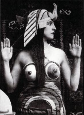 Sonia Delaunay as Cleopatra