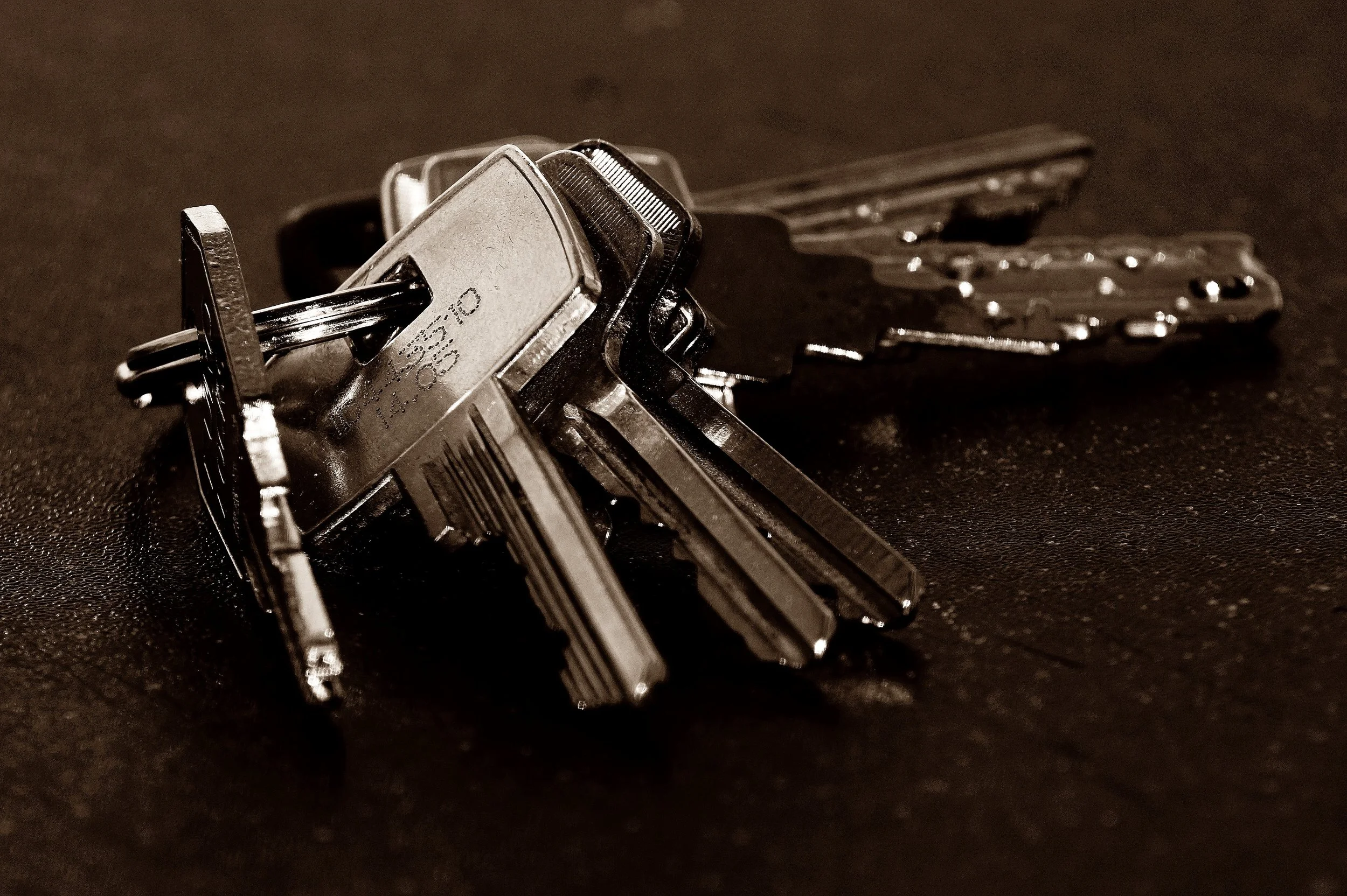 close-up-keys-macro-114741.jpg
