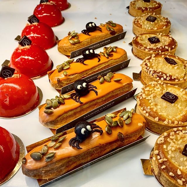 Are these not the cutest Halloween treats?!!! 🕸🕸🕷🕷 @maisonkayserusa #chocolate #pumpkin #eclair #halloween #foodpornshare ...
.
.
.
.
.
.
.
.
.
.
.
.
.
.
.
.
.
.
.
#nyc #citykids #newyork #fall #instagram #style #foodiechats  #fashionblogger #pla