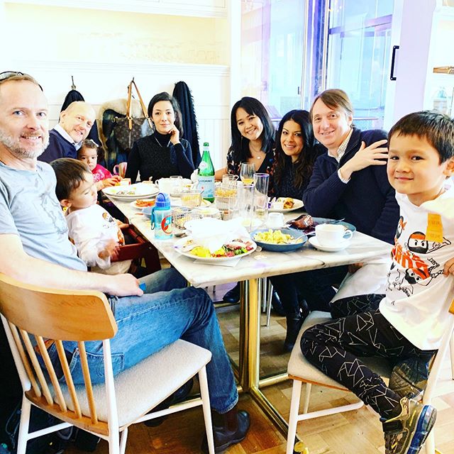 Catching up with good friends before we all head out of town for the holidays!!!! 🥰🌟 #tistheseason #brunchnyc #squad @maragon25 @wallinglee @leilirasooli ...
.
.
.
.
.
.
.
.
.
.
.
.
.
.
.
.
.
.
.
.
.
.
.
.
.
.
.
.
.
.
.
.
.
.
.
.
.
.
.
.
#nyc #city