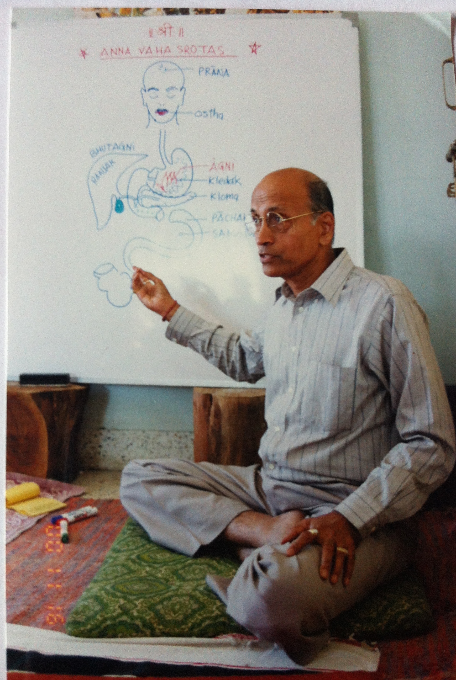 dr. lad teaching in pune.jpg