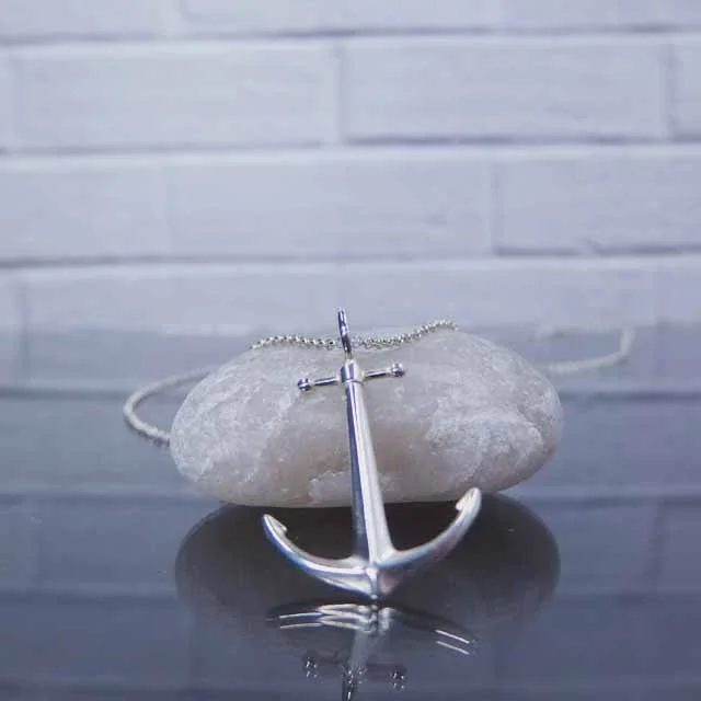 Large Classic Anchor Pendant