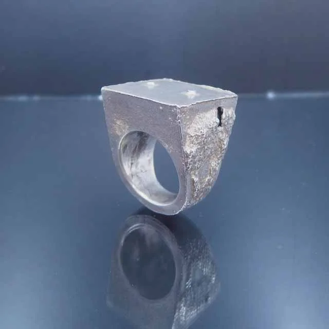 Monolith Ring