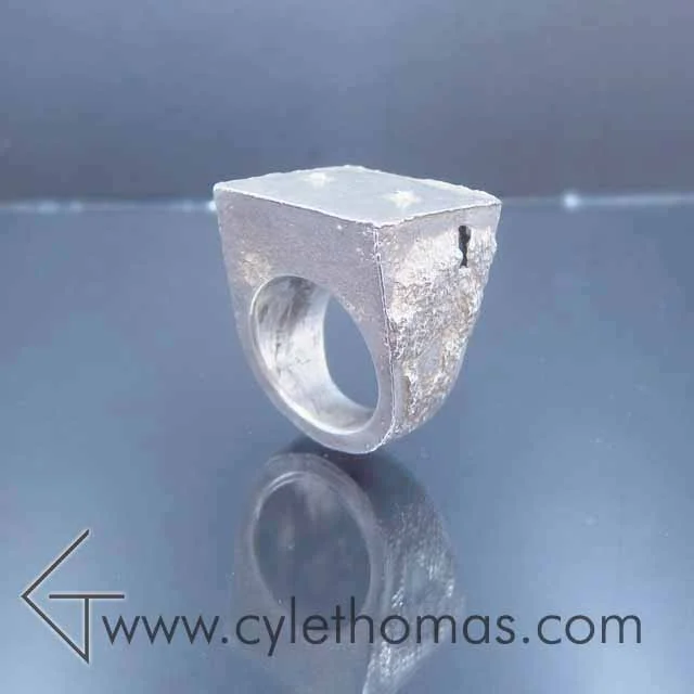 Monolith Ring