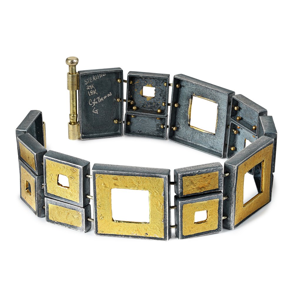 Closed Bracelet.jpg