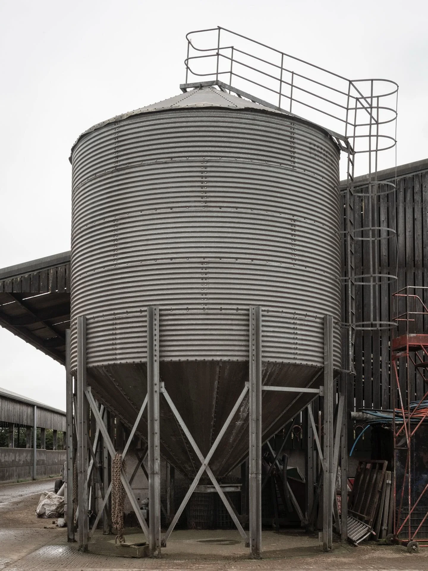 005 Silo, moving into Becher territory here,  raised a few eyebrows on the farm.

#silo #objectsinthelandscape