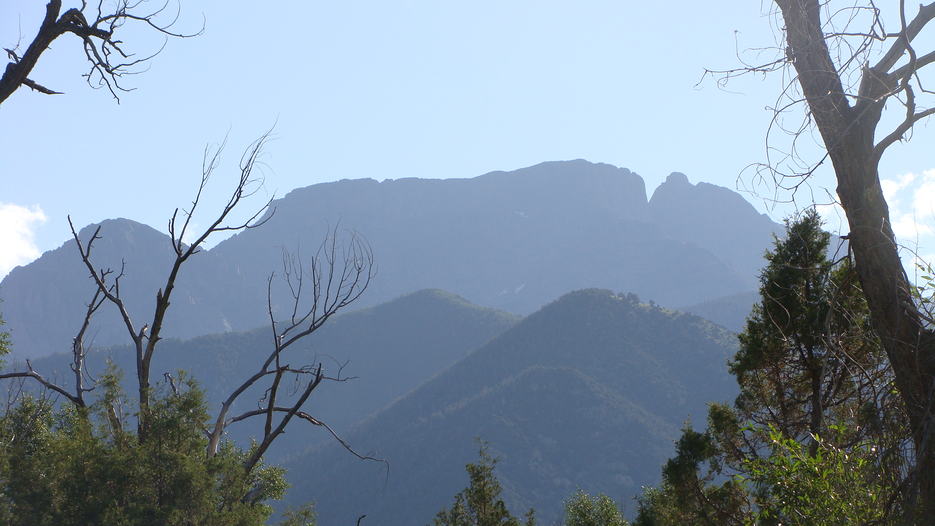 A beautiful hike on Spanish Creek in the quiet of morning's beauty.