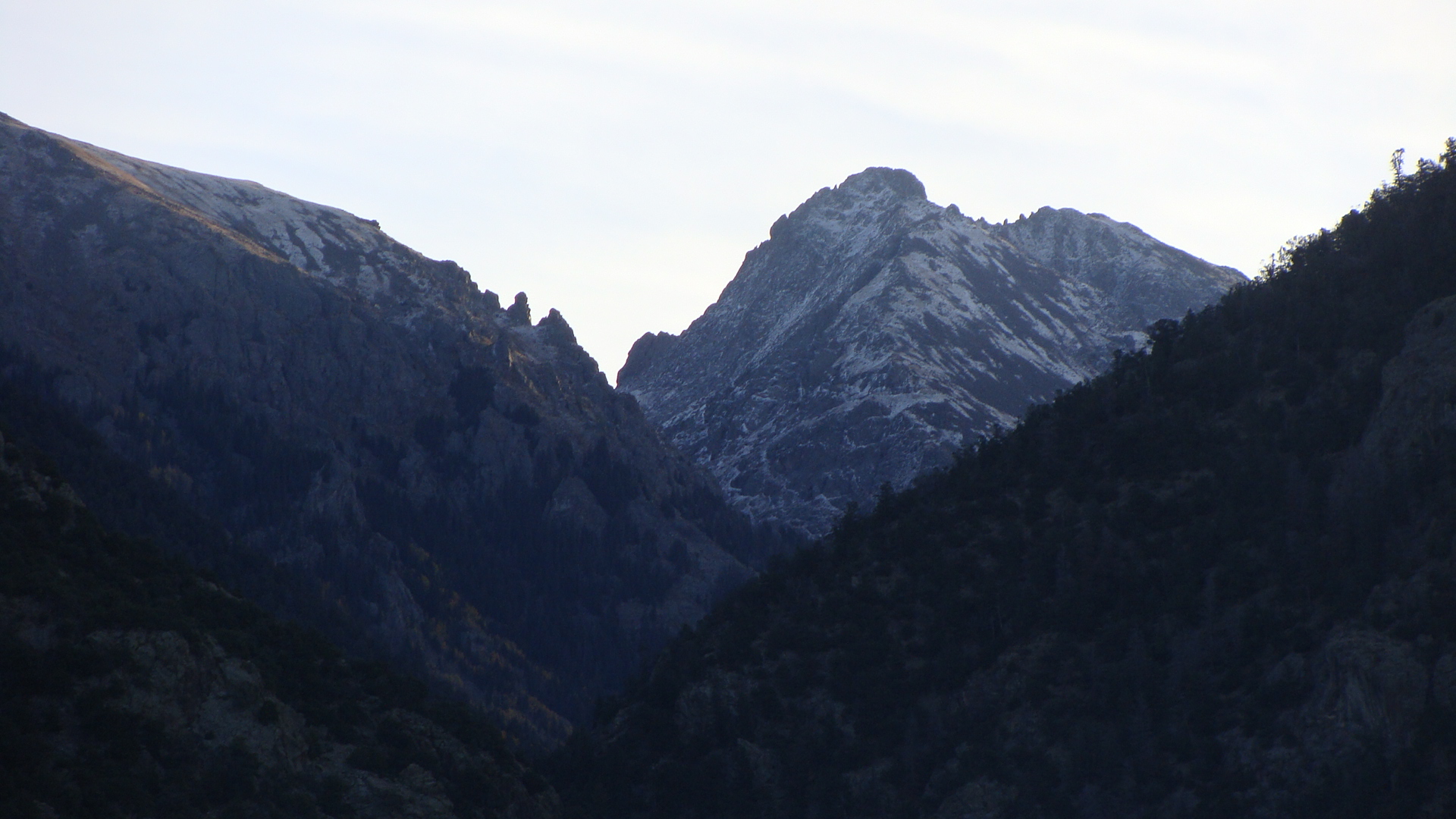 Yes! Morning brings the season's first dusting on the peaks ... and