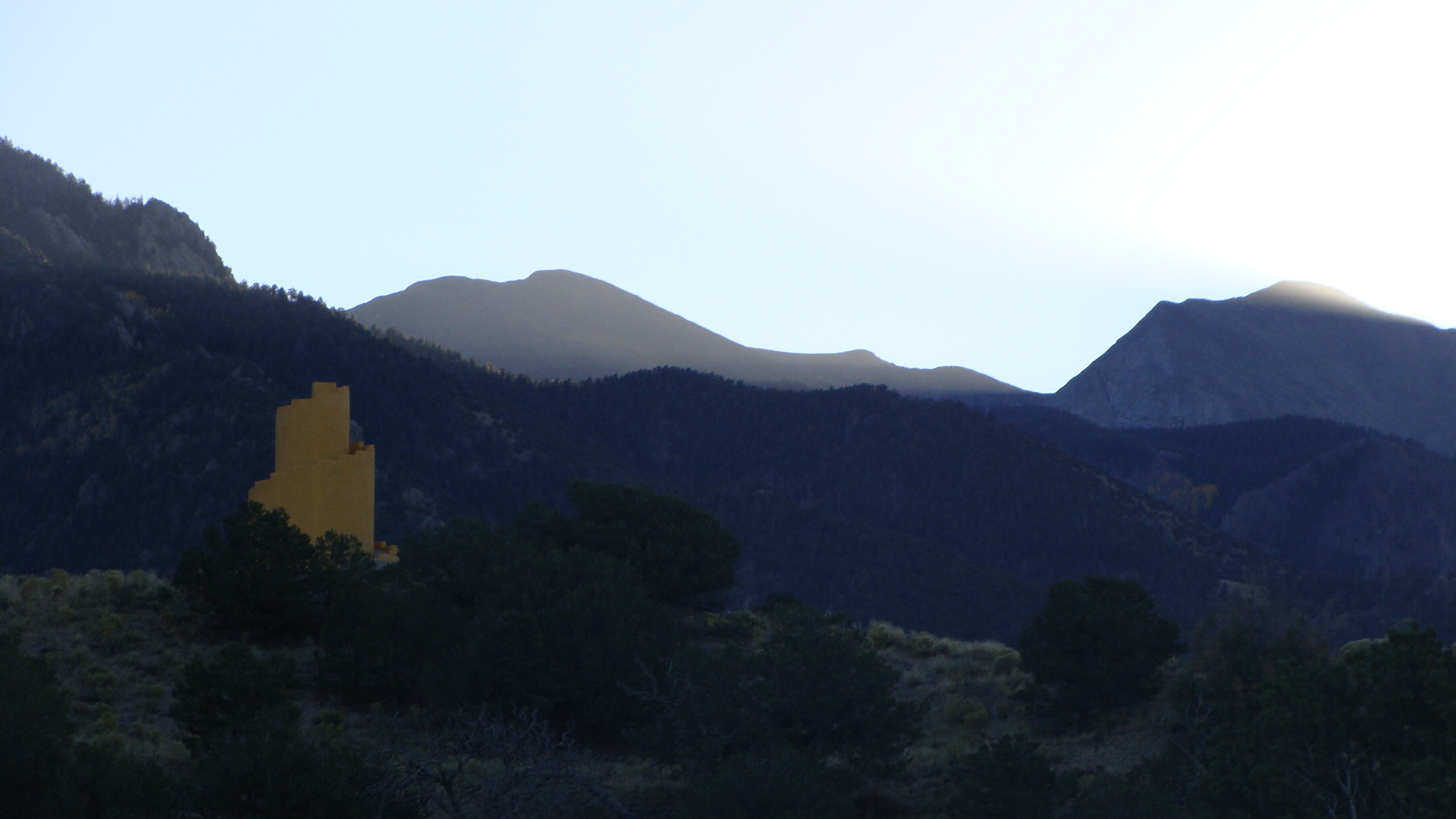 Morning light and the Zigguraut never fail to offer just what I need ... calm, inspiration, beauty (and the list goes on).