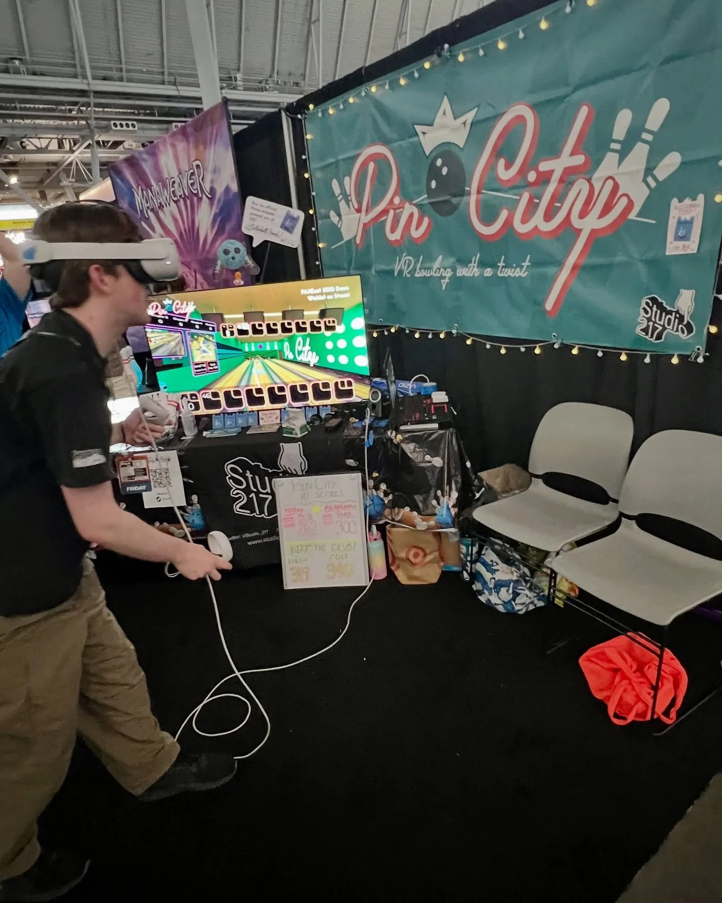 IT IS TIME TO BOWL #PAXEAST ! 

#indiedev #VR #gamedev #bowling