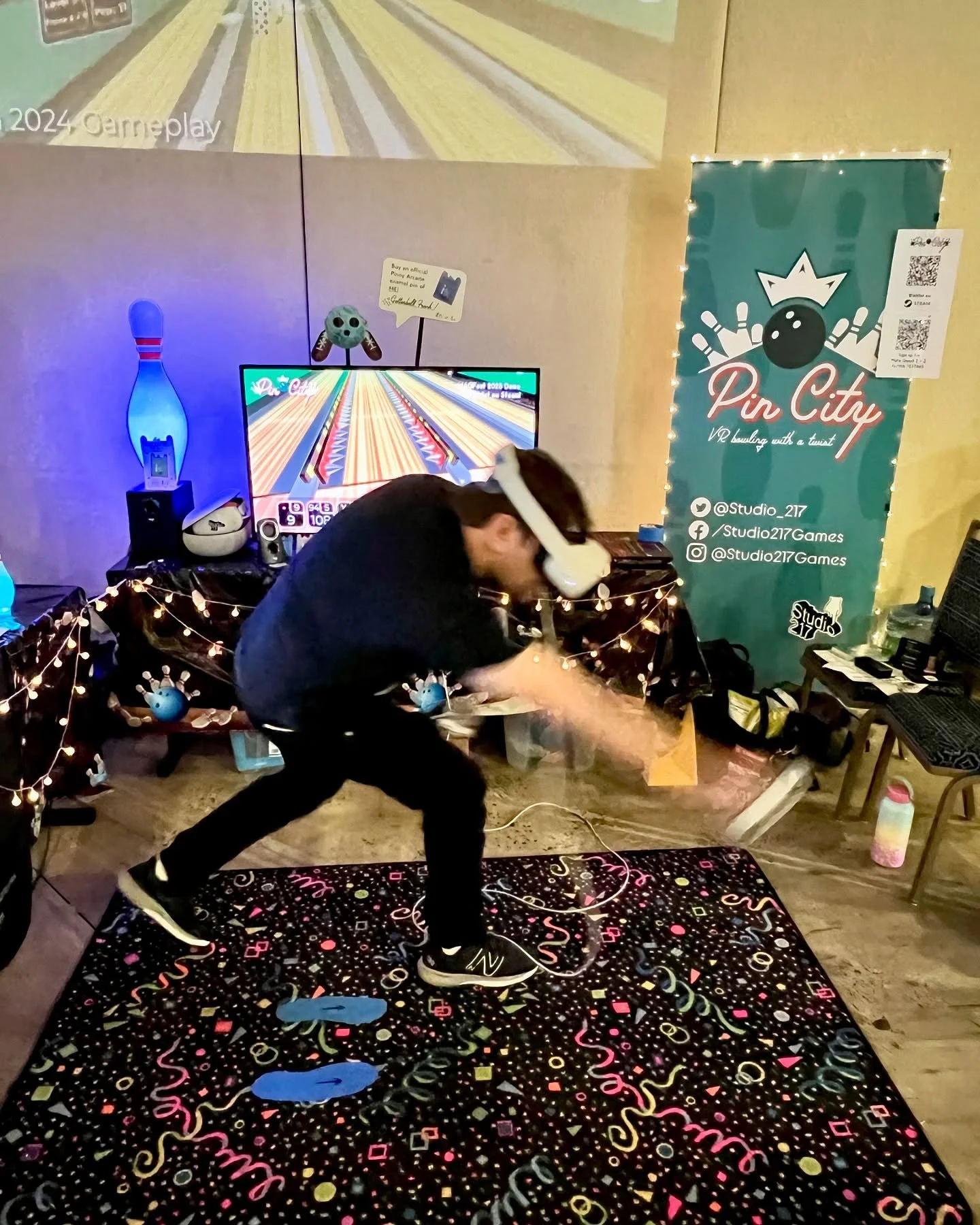 We&rsquo;re here at MAGFest 2025! Sellin pins, showing levels and tracking high scores! 
So far no one has beat 311 points for this show-build!! 
.
.
.
#MAGFest2025 #magfest #mivs #indiegame #vr #vrgamestudio #vrgame #game #games #videogames #gaming 