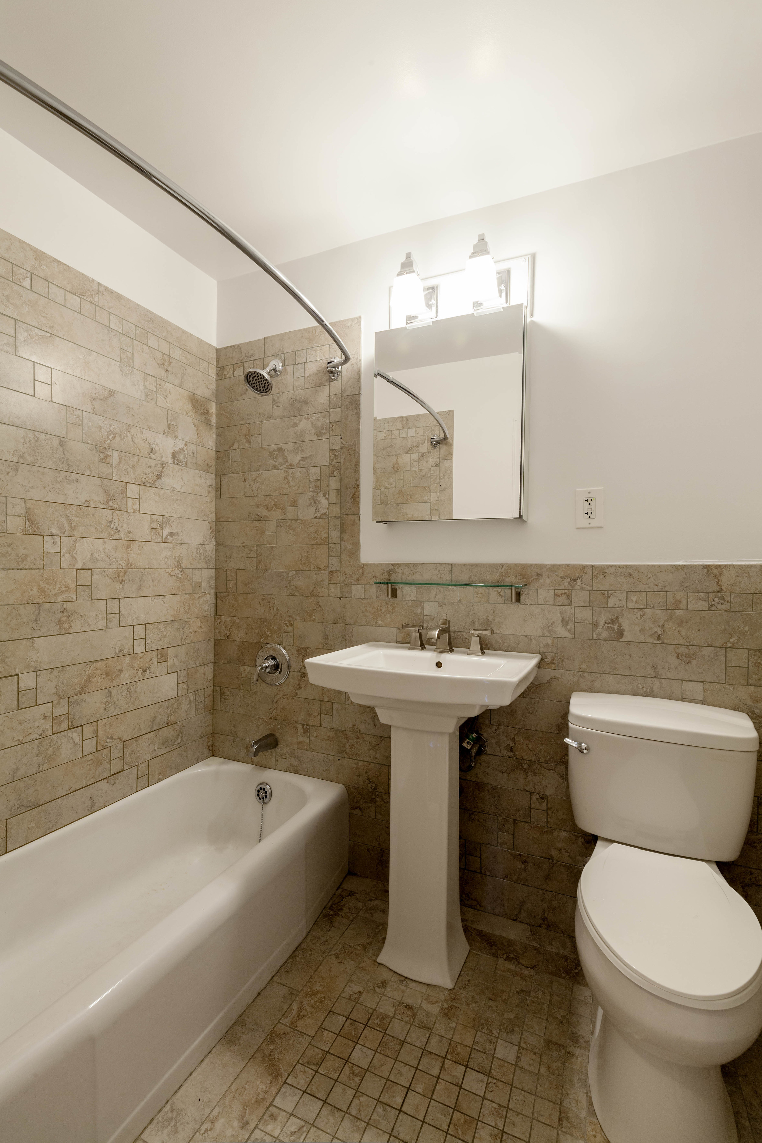 784-Columbus-Bath.jpg