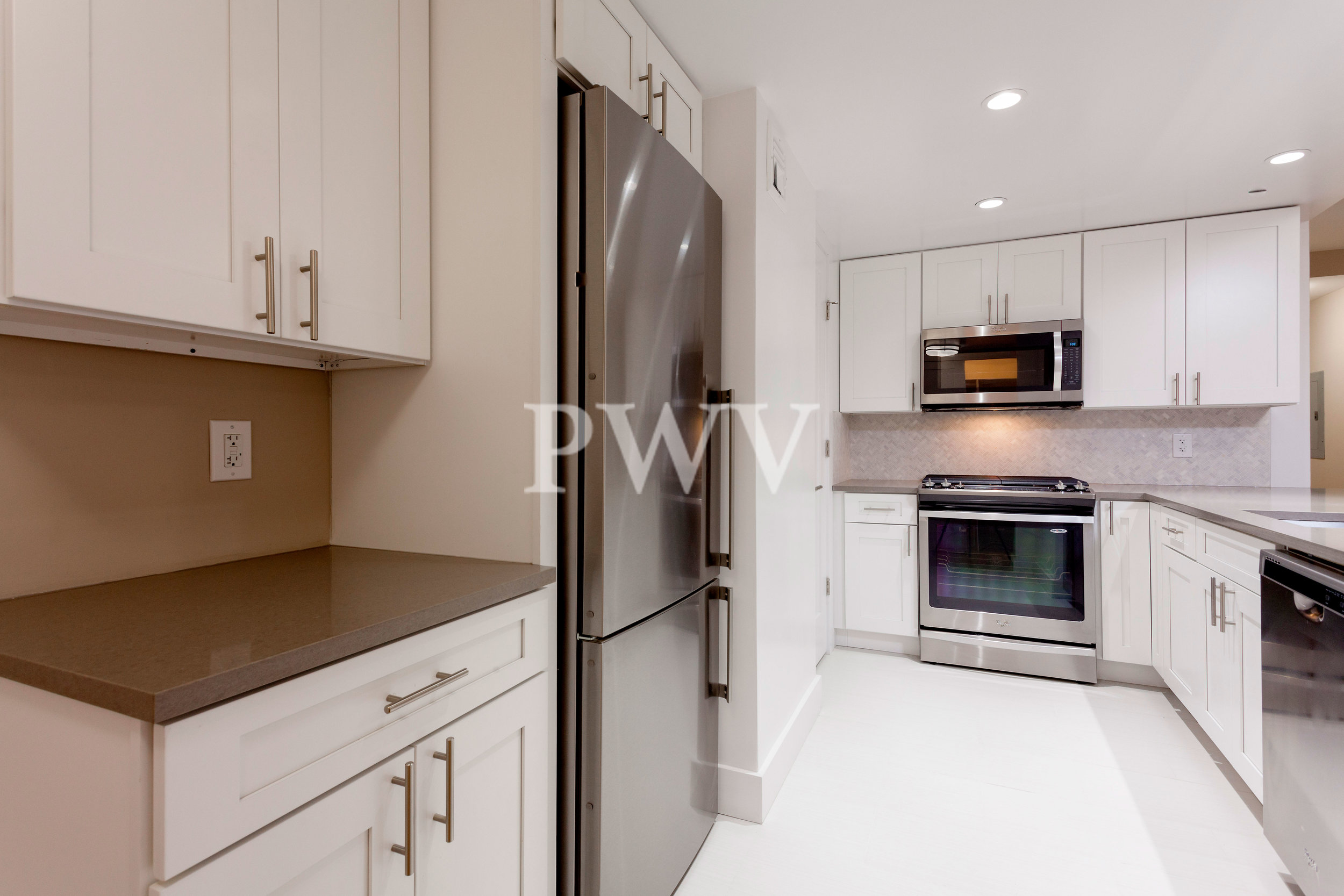 788-7ab-Kitchen.jpg
