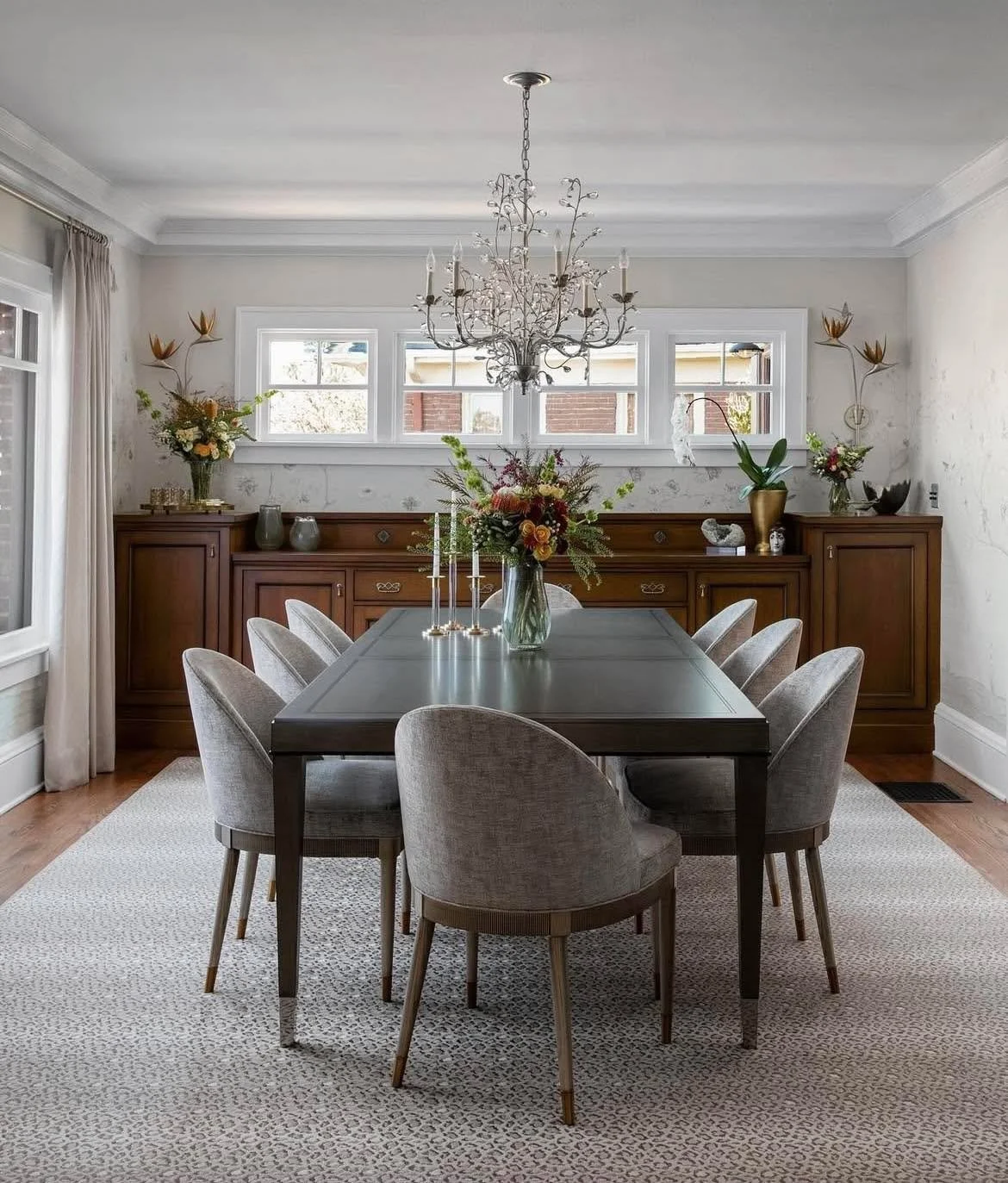 Dining room ready with stantoncarpet area rug in Bargello. Take a closer look at the detail of this wool poly silk animal print. 
Subtle sophisticate. 
.
#customarearugs #diningroomdesign #stantoncarpet #Knightscarpetsandinteriors #Beholidayhomeready