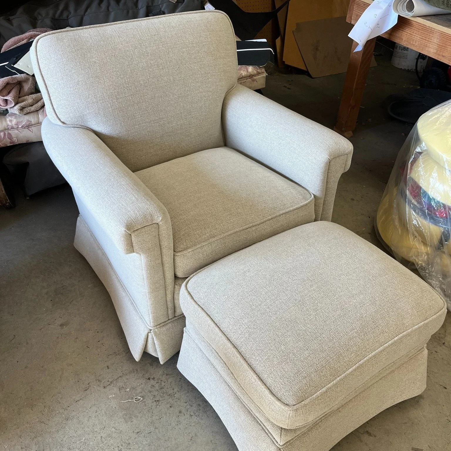Just in time for the holidays!  Ending the week with more projects completed, and this one is definitely share-worthy. Working closely with our customer, @kristenkrusedesigns was able to select the perfect fabric to upholster these chairs from our @t