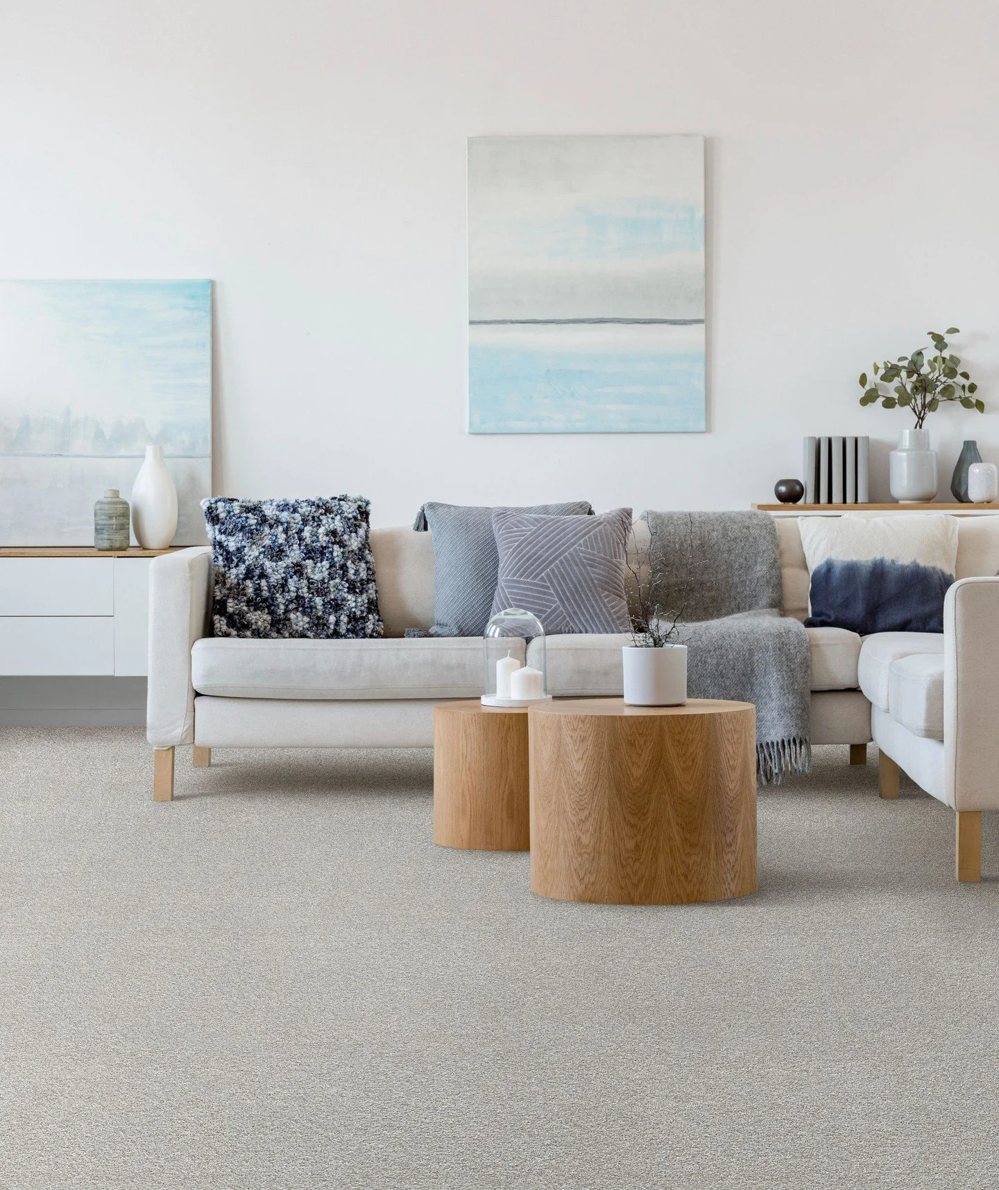 Can your floor really change how the whole room feels? 👣
Take a walk on this one and tell us if you still need the answer. 😉
|Lucky Penny 4765 Kenbrook

#interiordesign #carpet #familyliving #homewithheart #cozycomfort #warminteriors #flooringideas