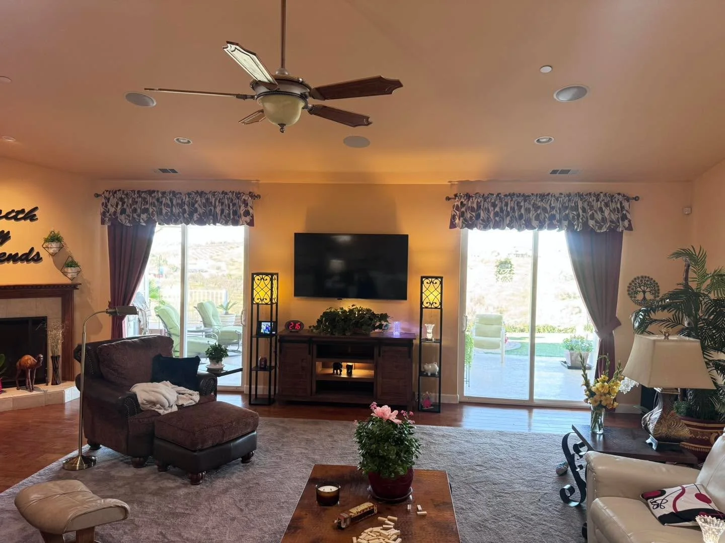 Whatever your style, we&rsquo;ve got you. 
Last week&rsquo;s window treatment installation is just what the customer ordered. 
.
#traditionalinteriors #customwindowtreatments 
#Knightscarpetsandinteriors