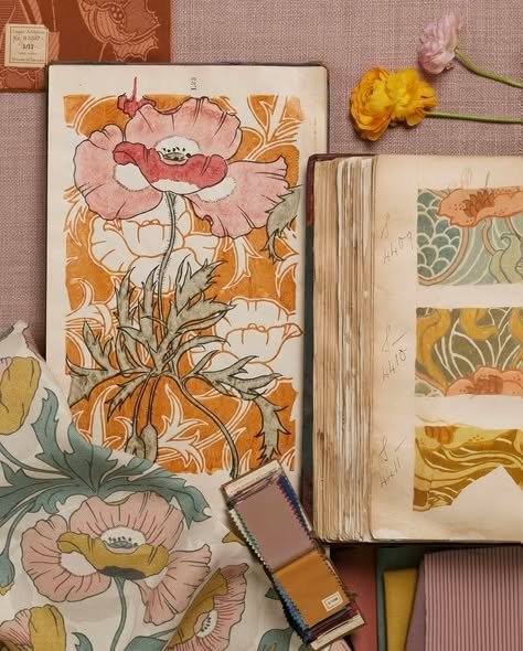 These niche fabric and wallpaper patterns date back to 1875, and are beautifully appointed in today's colorways. Perfect for the uniqueness they bring to any home's interior. You'll love the retro looks of the Liberty Home collection by @fabricut , w
