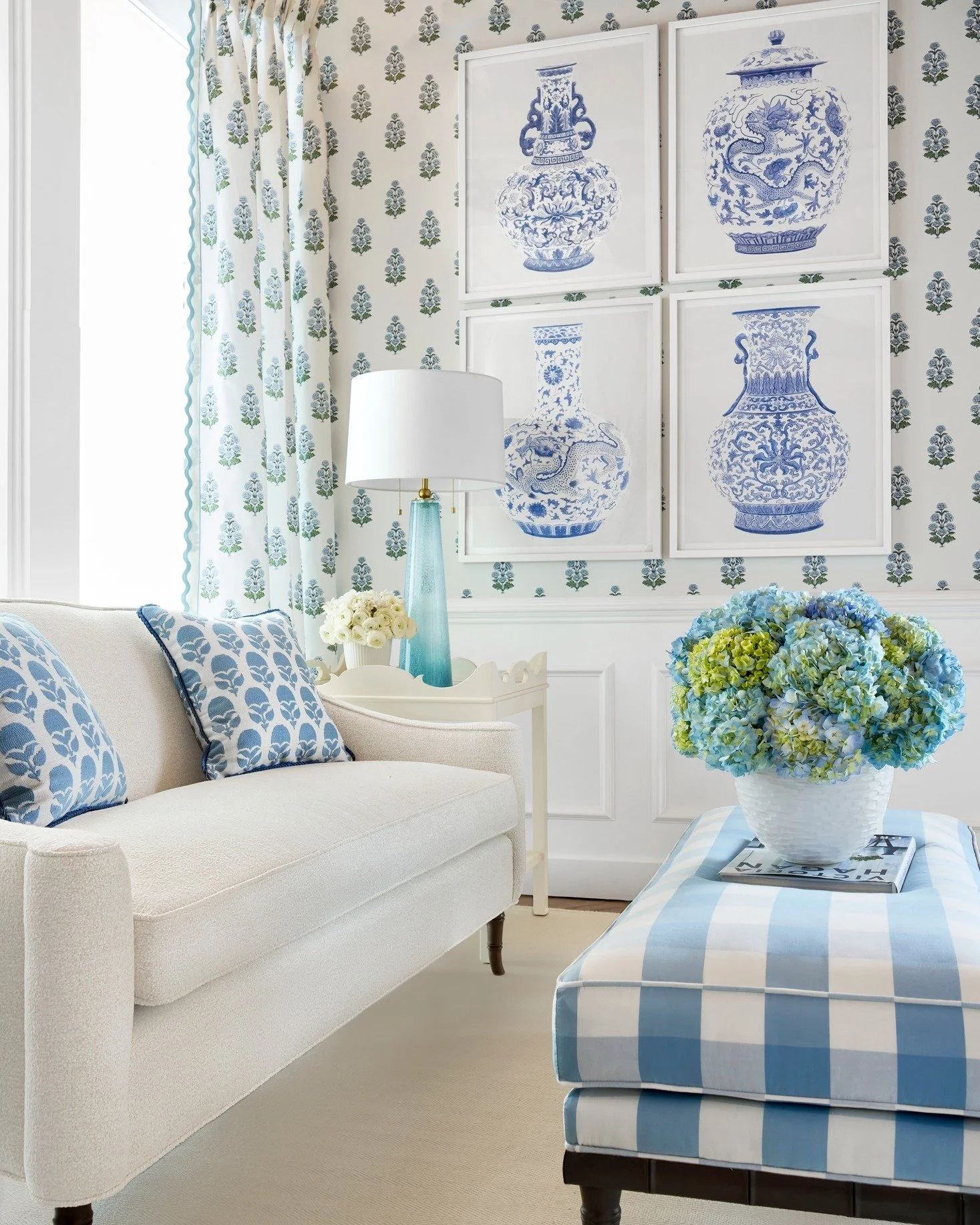 What if we told you that your drapes can match your wallpaper?
Expand beautifully with our @thibaut_1886 fabrics and wallpaper collections.
.
Photo showcase @hpmkt 
.
#renewrefreshredecorate #thibautwallpaper #customdrapery  #Knightscarpetsandinterio