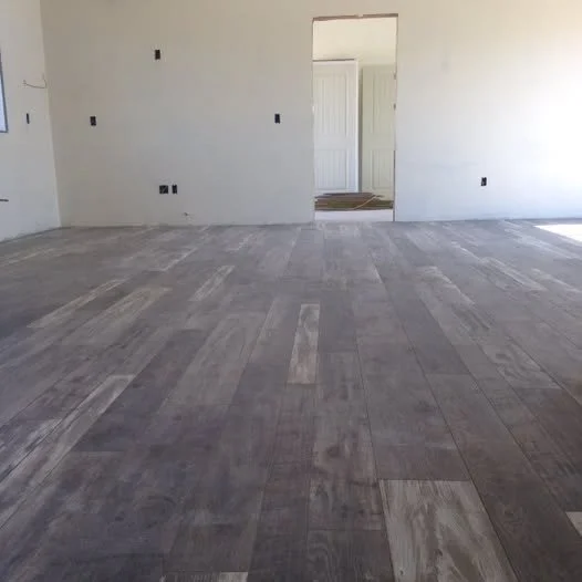 You know you're almost home when the floors go in. ☺
These variegated waterproof planks are still a favorite among our customers.
.
#waterproofplanks #laminatefloors #floorinstallers #Knightscarpetsandinteriors