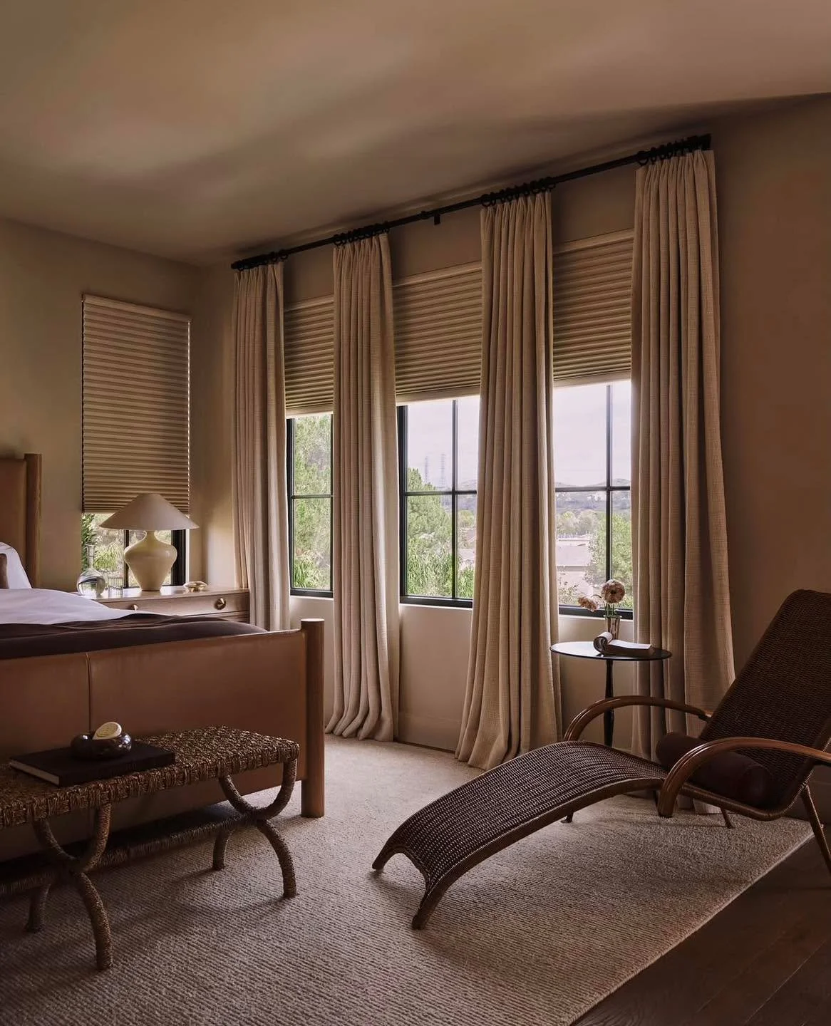 The Harvest Moon always reminds us to pause, breathe, and be grateful for all this life has brought our way . . . ❤
Oh, and room-darkening shades. 
🎶On this Harvest moon🎶🌕
.
#blackoutshades #customdrapery #harvestmoon  #knightscarpetsandinteriors