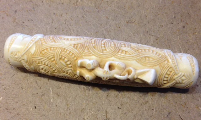 Koauau. Flute. Bone. By Yuri Terenyi.