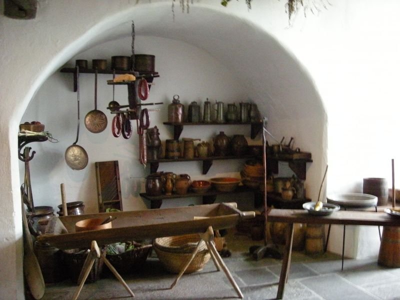 castle kitchen.jpg